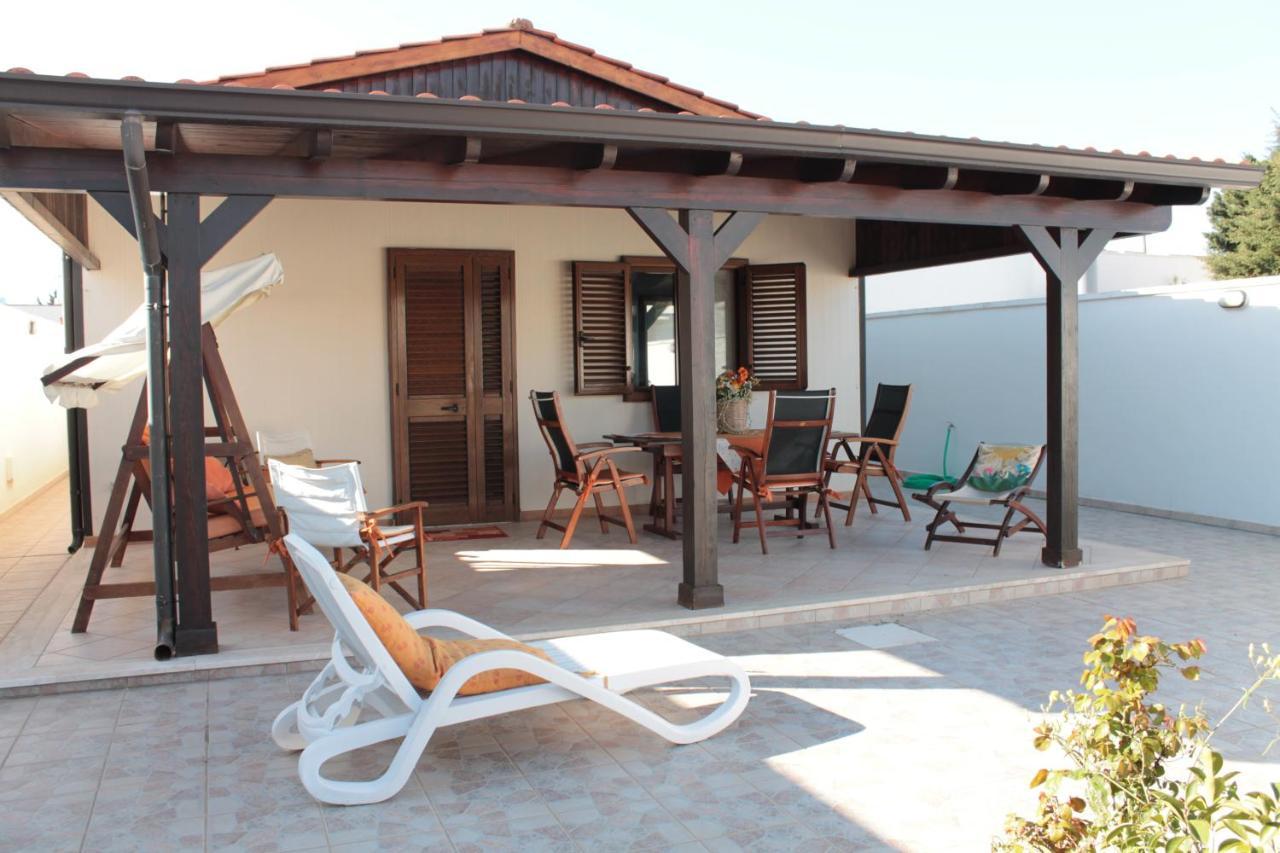 Casetta Dei Geranei Casalabate Exteriör bild